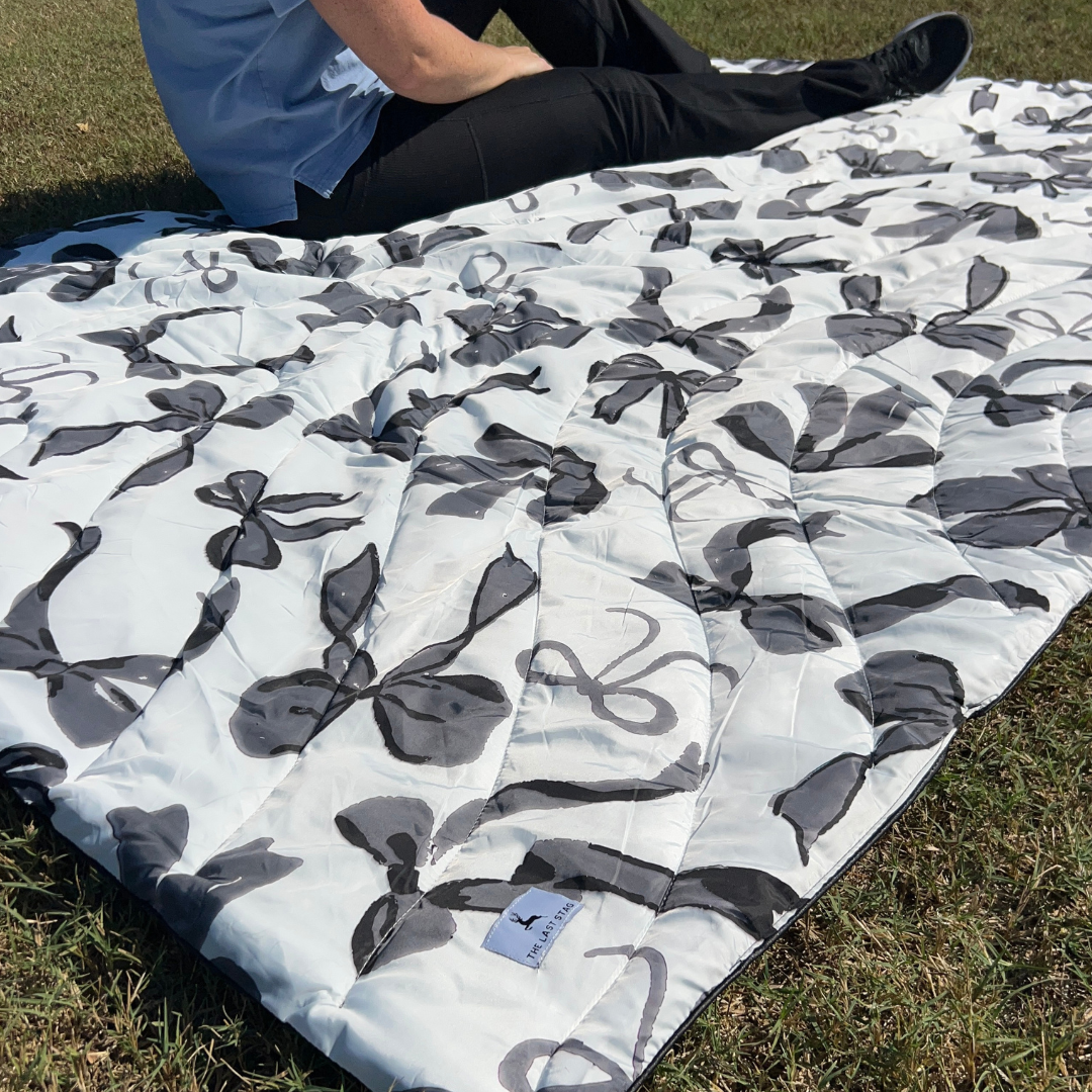 Black Bows - Indoor/Outdoor Puffy Blanket