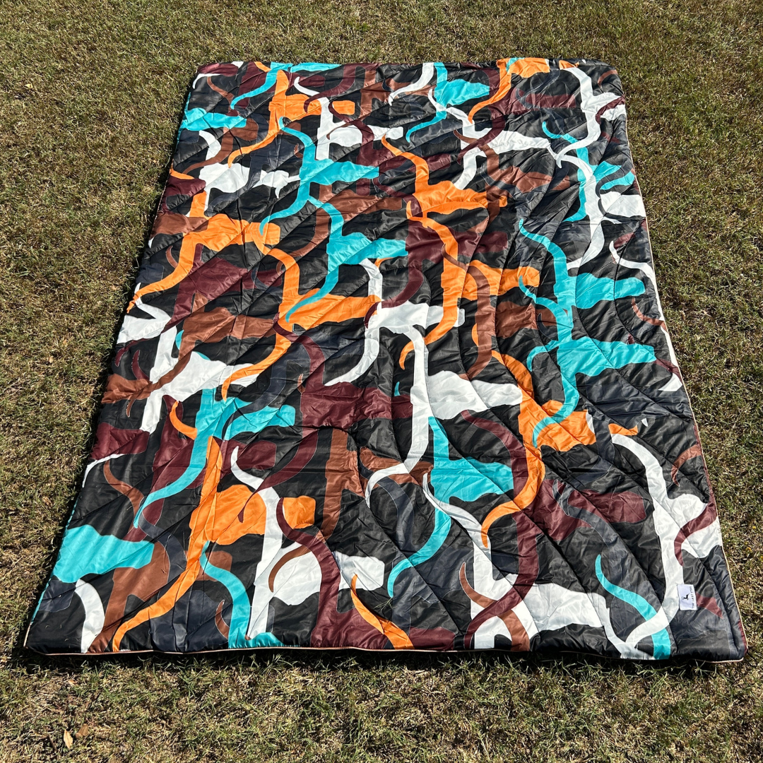 Longhorns - Indoor/Outdoor Puffy Blanket