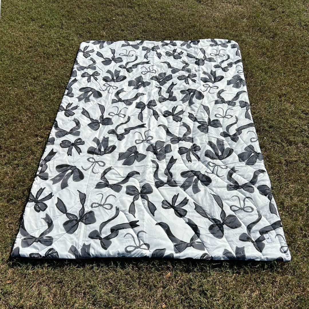 Black Bows - Indoor/Outdoor Puffy Blanket
