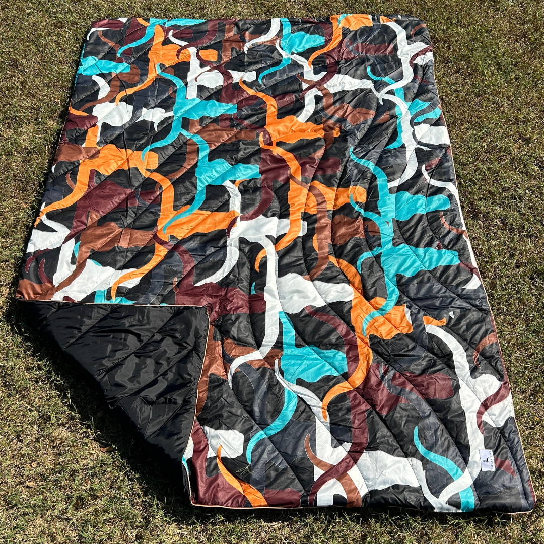 Longhorns - Indoor/Outdoor Puffy Blanket