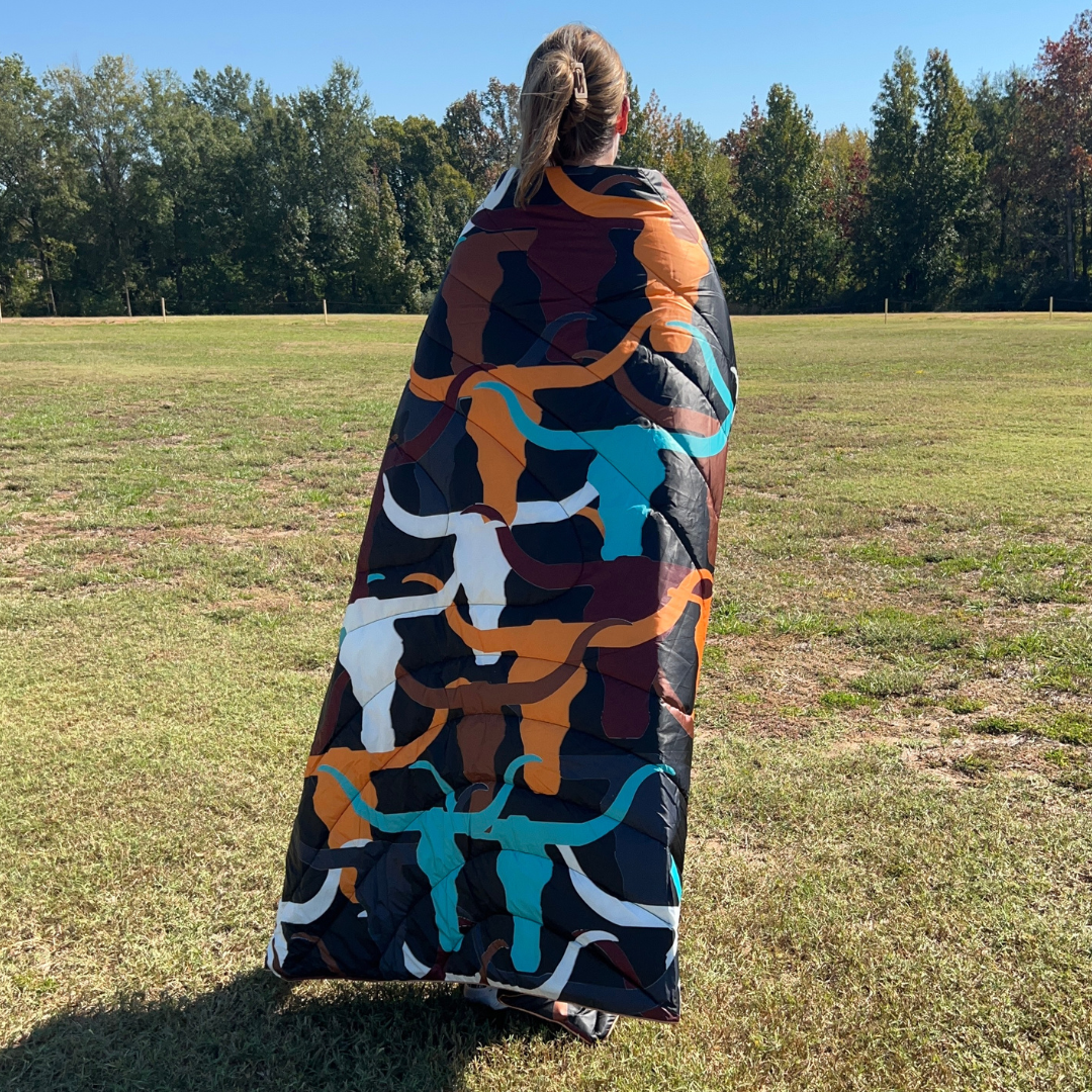 Longhorns - Indoor/Outdoor Puffy Blanket