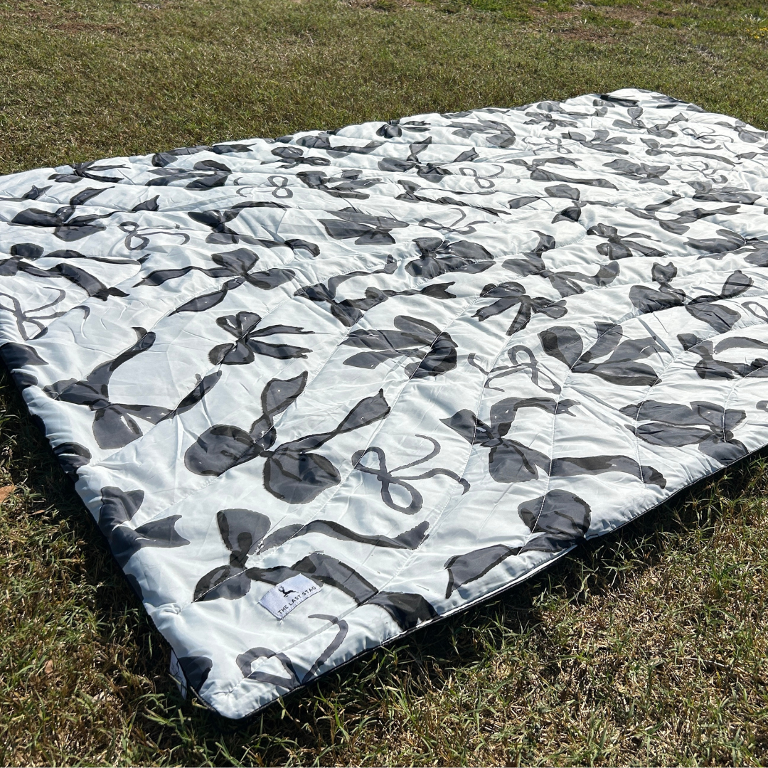 Black Bows - Indoor/Outdoor Puffy Blanket