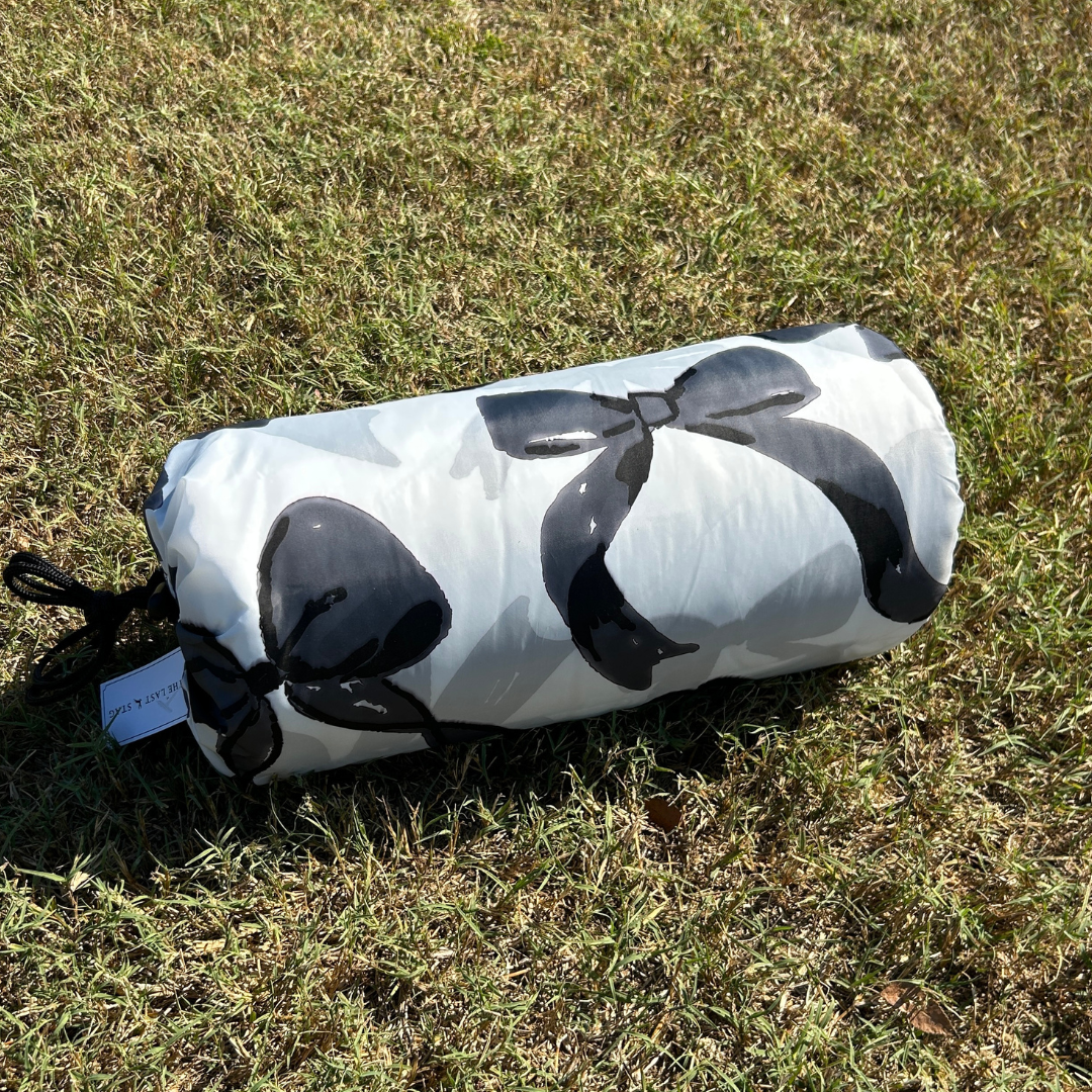 Black Bows - Indoor/Outdoor Puffy Blanket