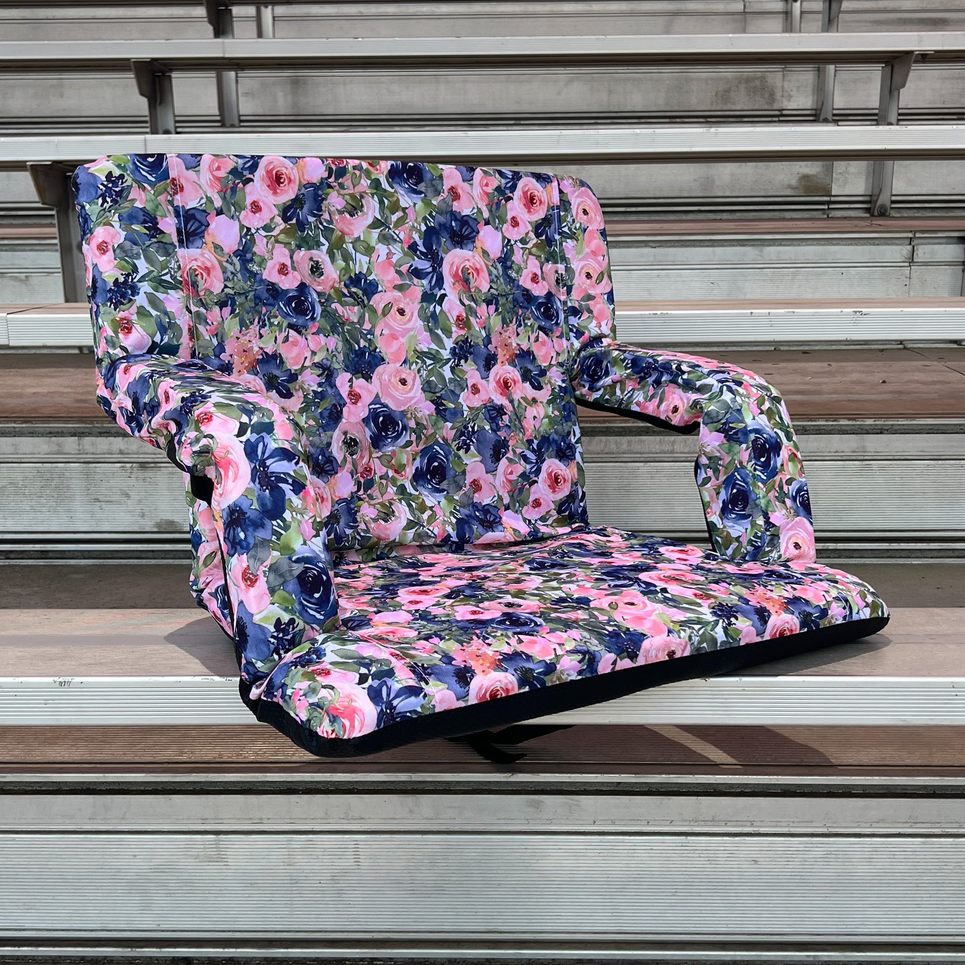 Davette Stadium SEATS with Cushion Arlmont & Co.