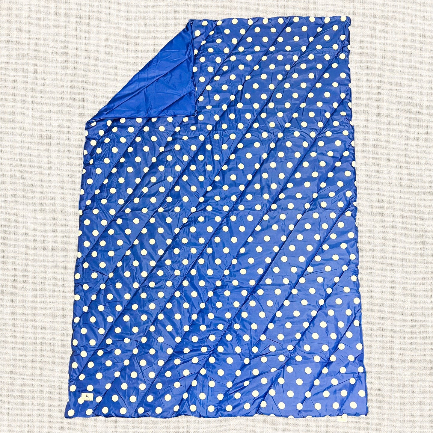 Go Blue Polka Dot - Wearable Outdoor Puffy Blanket | The Last Stag